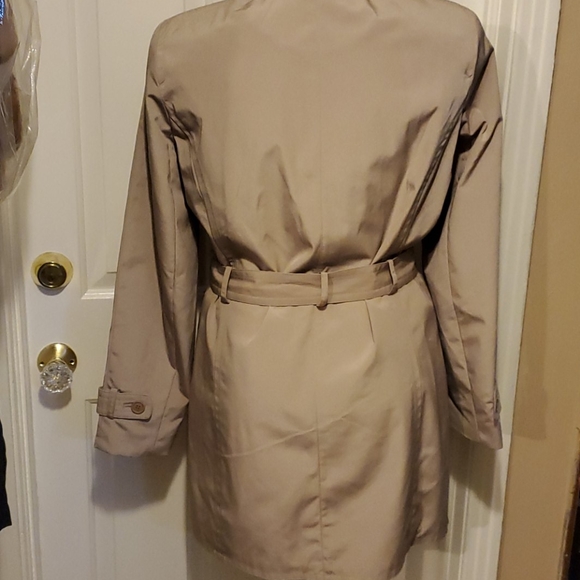 London Fog coat - Picture 8 of 11